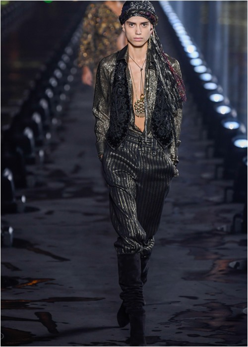 Saint Laurent đem &#34;nước Nga kỳ ảo&#34; đến New York - 7