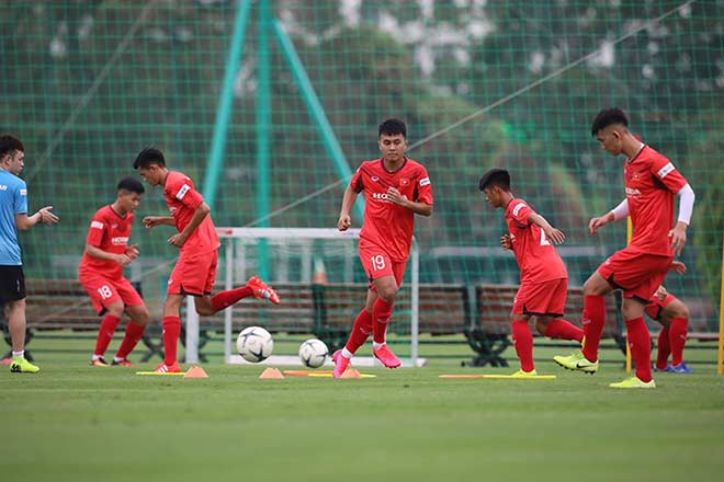 U22 Việt Nam luyện công bảo vệ HCV SEA Games: Thầy Park hành động bất ngờ - 5