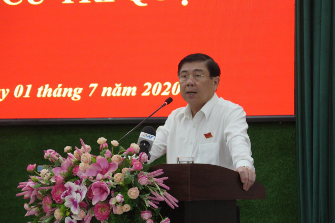 Chủ tịch UBND TP.HCM Nguyễn Thành Phong tiếp xúc cử tri quận 1 tối 1-7