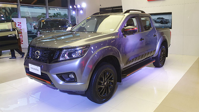 Nissan Navara Black Edition được các đại lý nhận đặt cọc, giá khoảng 845 triệu đồng - 1