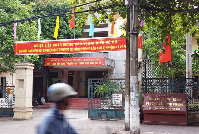 Trụ sở Đảng ủy, UBND phường Lê Hồng Phong, nơi anh P. làm việc.