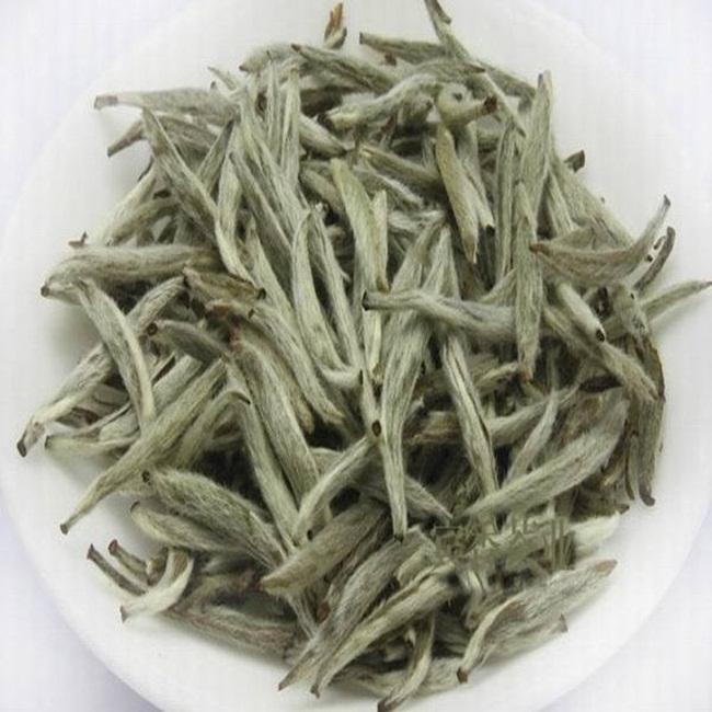 Giá bán "bạch trà" lên đến hàng triệu đồng/kg và được nhiều người ưa thích.
