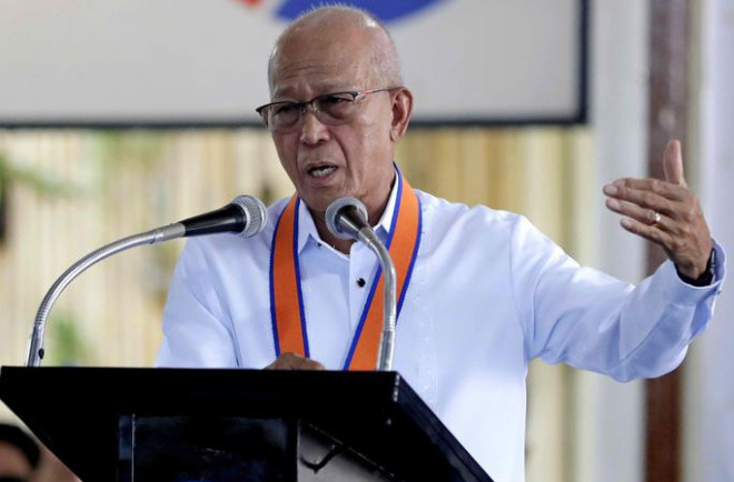 Bộ trưởng Quốc phòng Philippines Delfin Lorenzana. Ảnh: AP