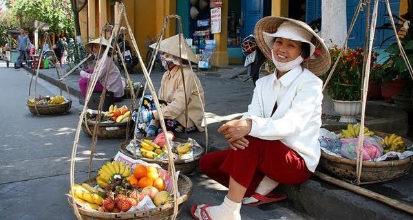 Người bán hàng rong, bảo vệ, lao động tự do,... dự kiến được hỗ trợ do ảnh hưởng từ Covid-19