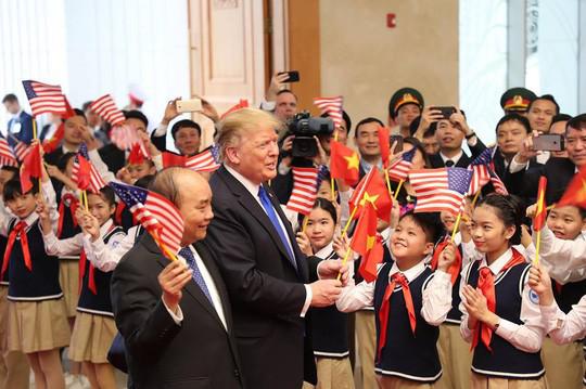 Thủ tướng Nguyễn Xuân Phúc tiếp Tổng thống Donald Trump ngày 27-2-2019. Ảnh: Hoàng Triều