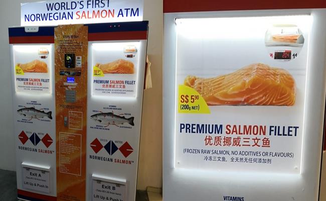 Được biết, các máy ATM cá hồi này không dùng tiền mặt và người Singapore có thể "rút" cá hồi tại 9 cây ATM hoạt động 24/7.
