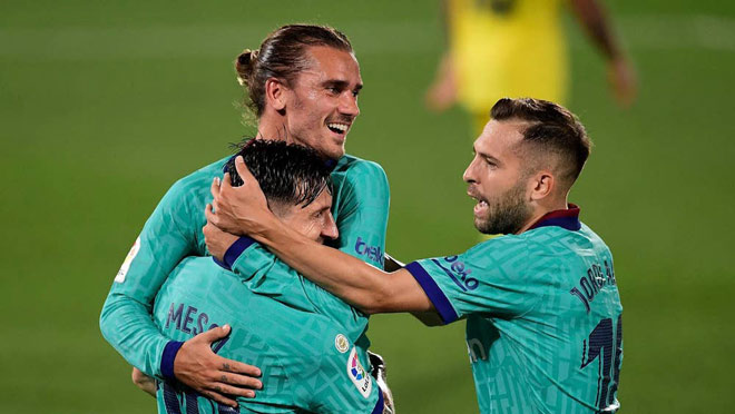 Barca đè bẹp Villlarreal 4-1 trên sân Ceramica