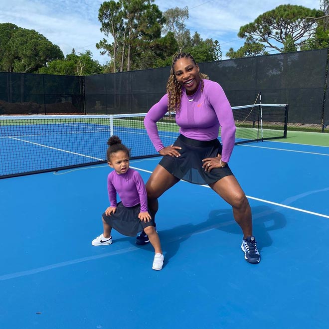 Serena Williams tạo dáng bên con gái Alexis Olympia Ohanian