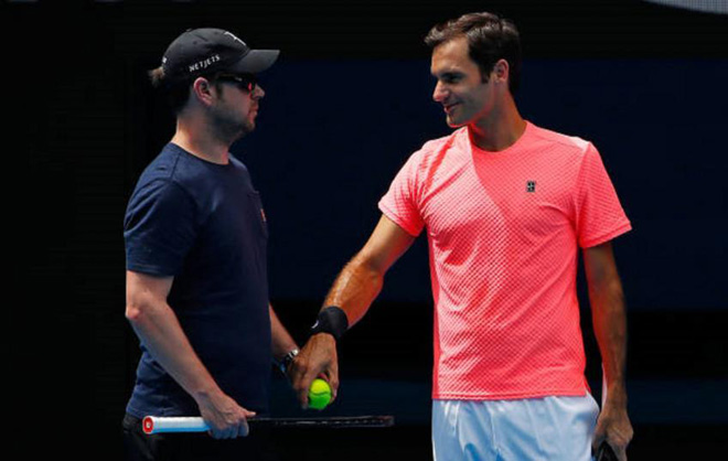 HLV Severin Luthi khẳng định Roger Federer đang hồi phục rất tốt và chuẩn bị tập luyện thể lực khi hồi phục sau ca phẫu thuật thứ 2 với chấn thương khớp gối phải
