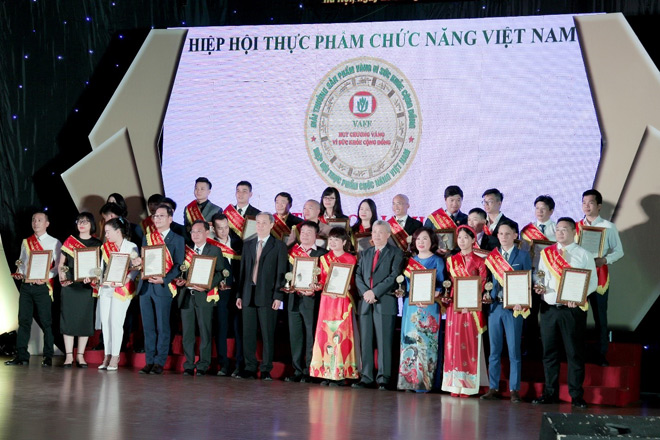 “Lễ trao giải thưởng sản phẩm vàng vì Sức khỏe cộng đồng” do Hiệp hội thực phẩm chức năng Việt Nam (VAFF) tổ chức diễn ra hôm 28/6