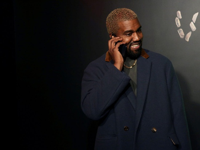  Năm 2014, tài sản ròng của Kanye West khoảng 30 triệu USD. Nhưng hiện nay, tài sản đã lên đến 1,3 tỷ USD.
