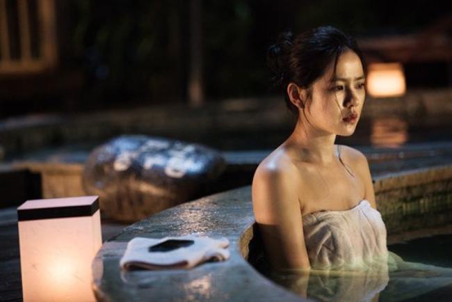Đặc biệt, trong bộ phim "My Wife Got Married (2008), nữ diễn viên tiếp tục nhận vai một người phụ nữ luôn tràn đầy khao khát tình dục và luôn tràn đầy những suy nghĩ phức tạp. Trong bộ phim này, Son Ye Jin đã tự mình thể hiện cảnh quay "giường chiếu" mà không cần diễn viên đóng thế.
