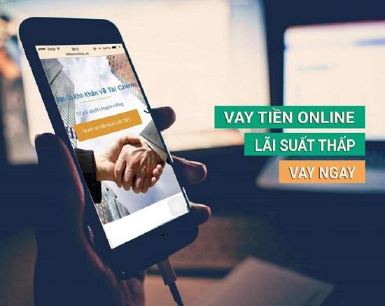 Lợi dụng tính nhanh gọn của Internet, nhiều app vay tiền cho vay với lãi suất "cắt cổ". Ảnh minh họa: VietNamNet
