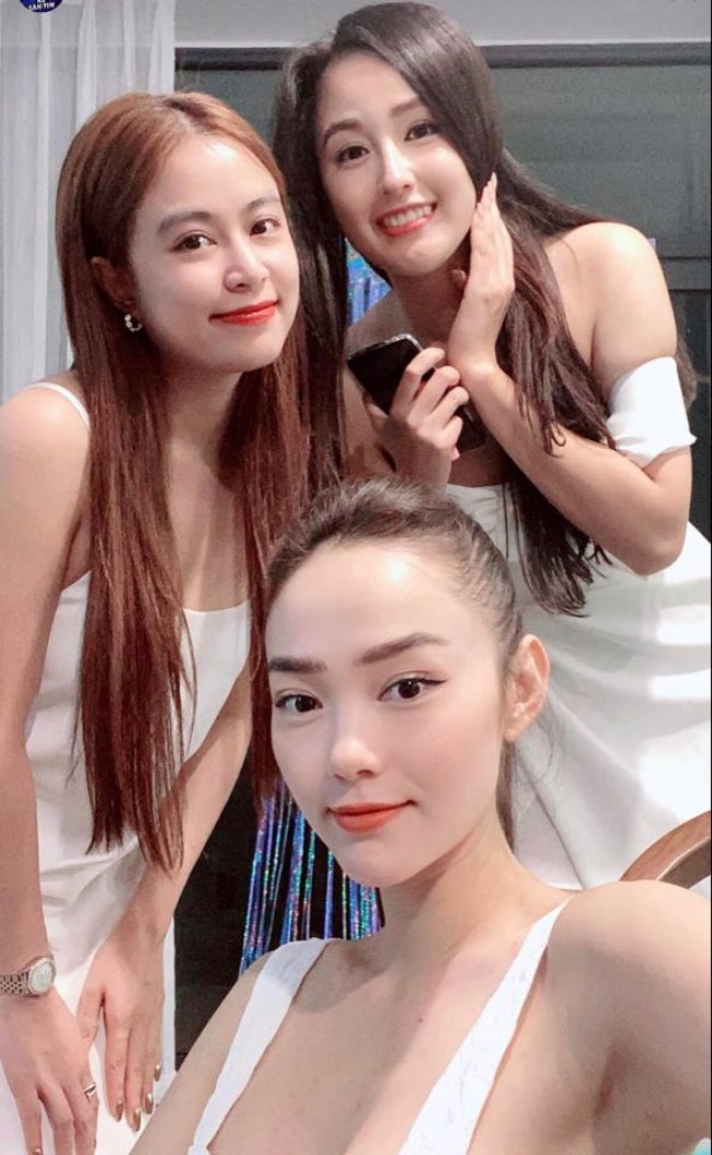 Nếu Hoàng Thuỳ Linh, Mai Phương Thuý và Minh Hằng được biết đến là nhóm bạn thân lâu năm trong showbiz Việt thì gần đây hội mỹ nhân lại kết nạp những thành viên mới.
