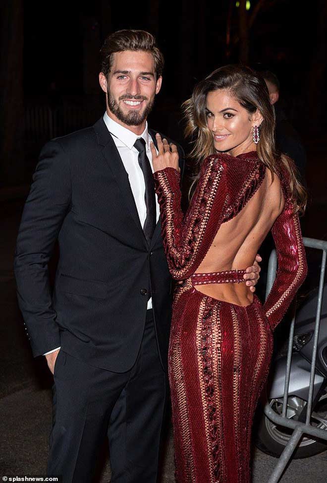 Kevin Trapp đã đính hôn với Izabel Goulart nhưng cả hai vẫn chưa làm đám cưới