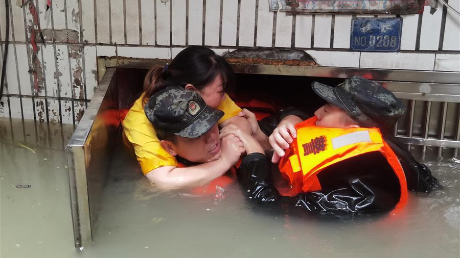 Tình trạng ngập lụt nghiêm trọng xảy ra ở Trung Quốc khi mưa lớn kéo dài hơn 1 tháng. Ảnh: Tân Hoa xã