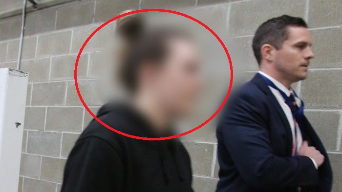 Nữ giáo viên 23 tuổi (khoanh đỏ) bị cáo buộc tấn công tình dục, ép nam sinh "quan hệ" trên ô tô. Ảnh:&nbsp;NSW Police