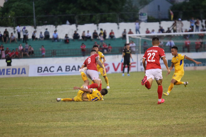 Trực tiếp bóng đá SLNA - Hà Tĩnh: Phan Văn Đức bỏ lỡ cơ hội cuối trận (Hết giờ) - 3