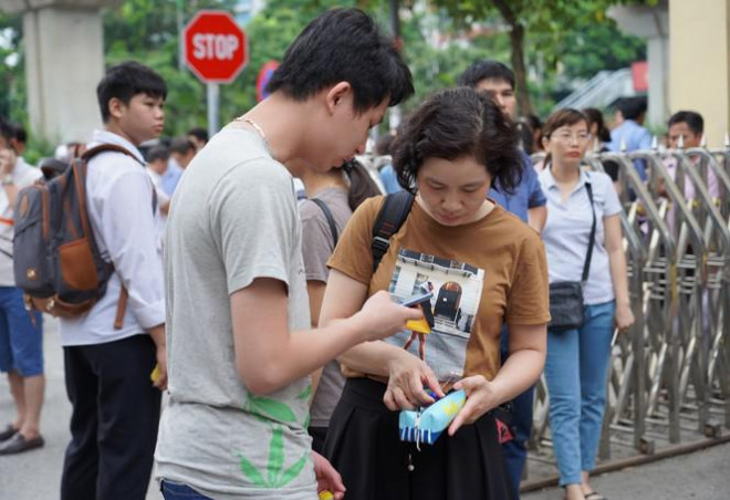 Mỗi thí sinh đăng được ký tối đa hai nguyện vọng, có giá trị tương đương nhau. Nếu trúng tuyển cả hai, thí sinh được quyền lựa chọn một trong hai lớp.