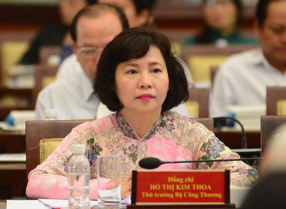 Bà Hồ Thị Kim Thoa, cựu Thứ trưởng Bộ Công Thương vừa bị khởi tố về tội Vi phạm quy định về quản lý, sử dụng tài sản Nhà nước gây thất thoát, lãng phí.