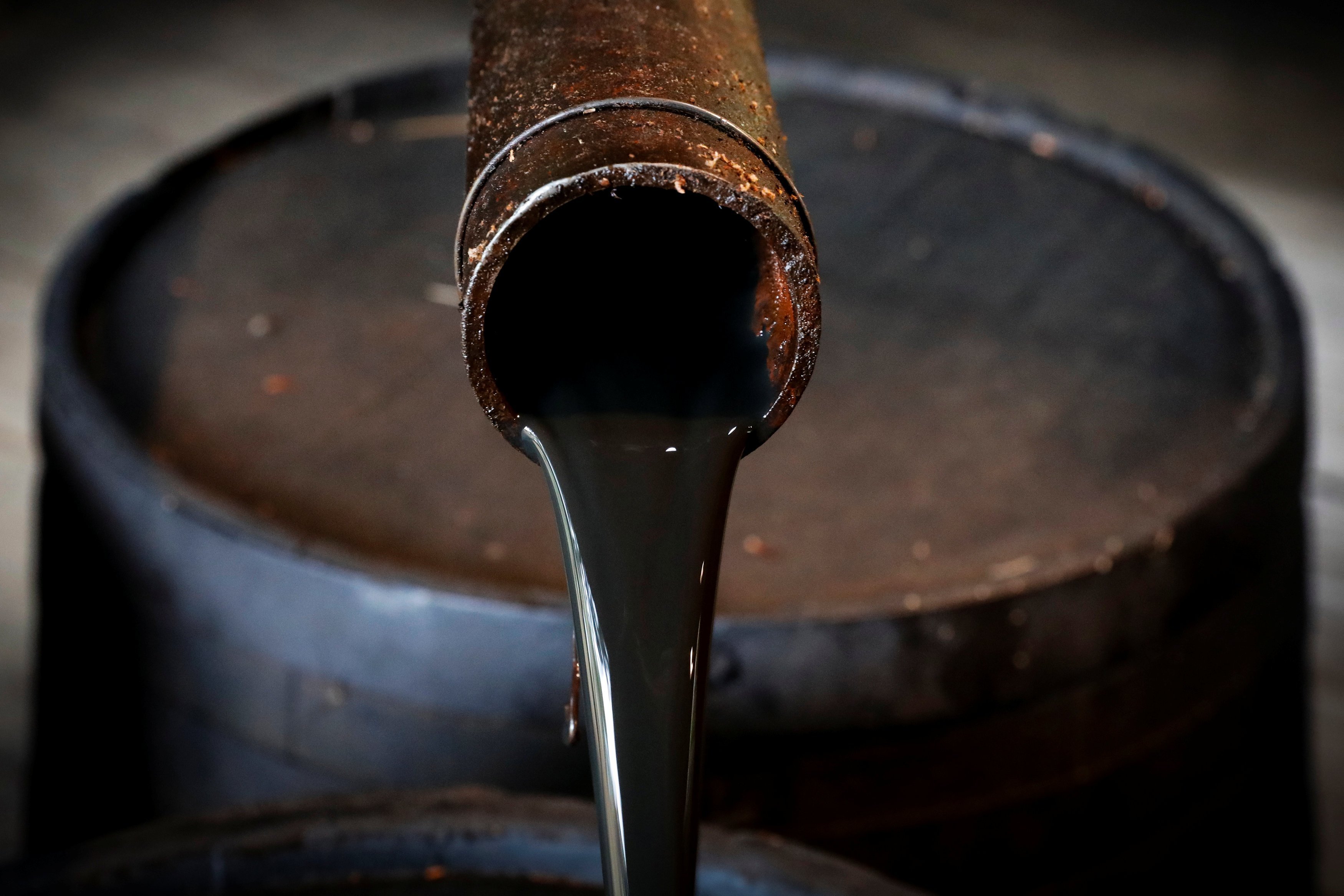 Giá dầu tăng mạnh trong phiên sáng nay