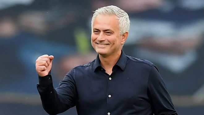 HLV Mourinho chế giễu Arsenal được nghỉ nhiều hơn Tottenham 2 ngày trước trận derby ở vòng 35 giải Ngoại hạng Anh nhưng vẫn thất bại