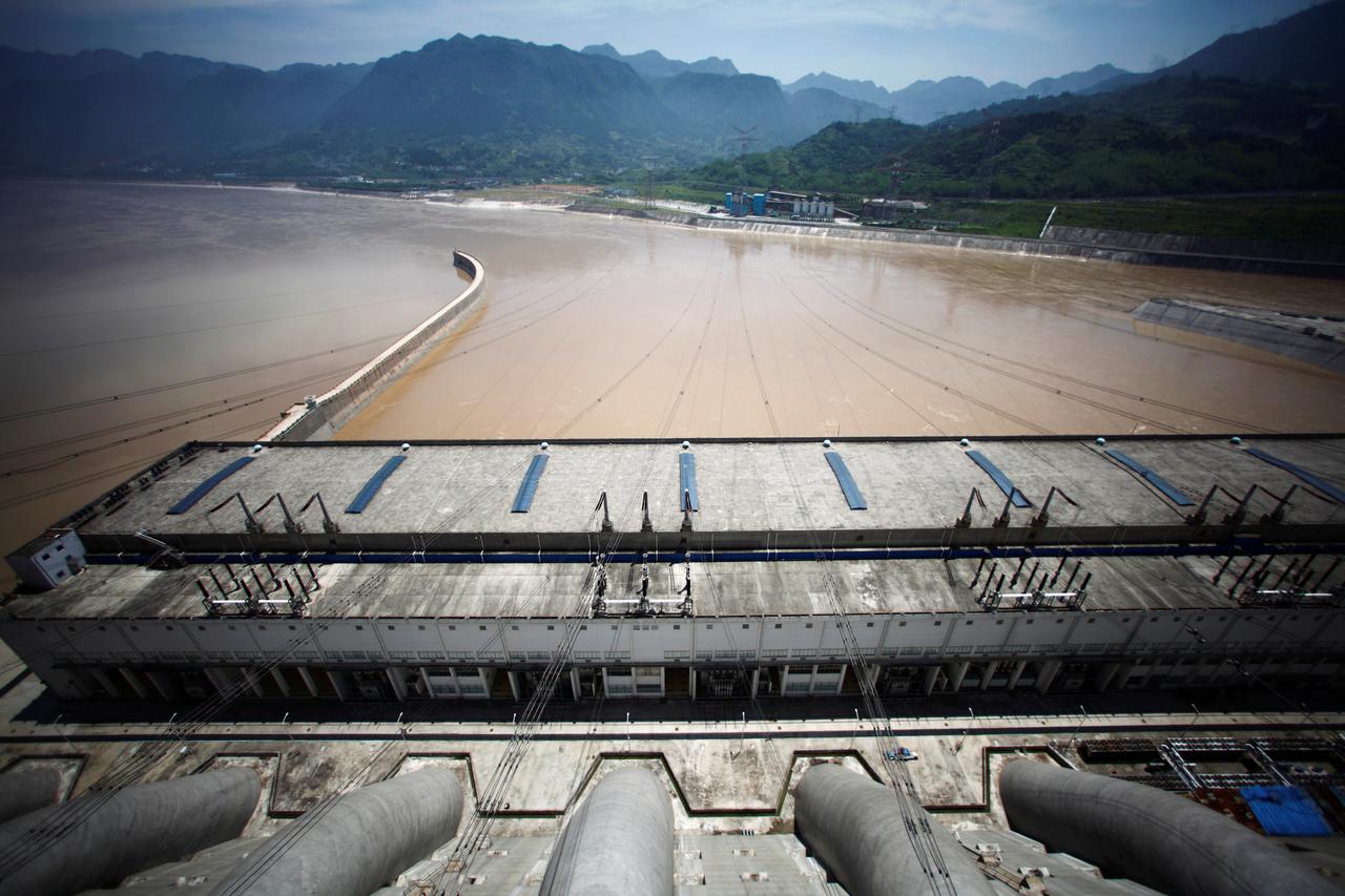 Cảnh từ đập Tam Hiệp nhìn ra sông Dương Tử (ảnh: Reuters)