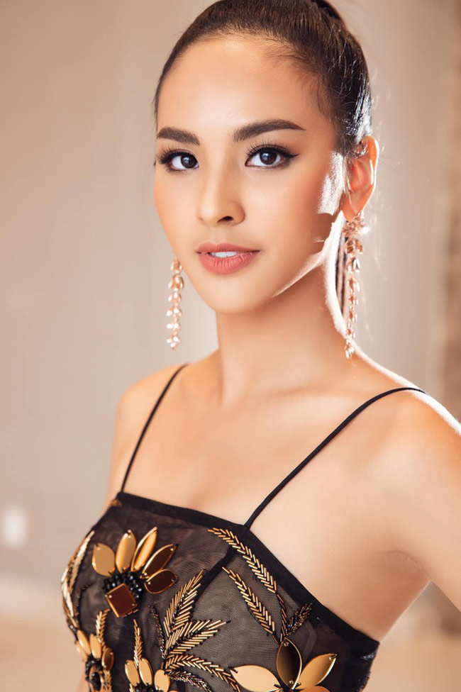 Năm ngoái, Quỳnh Nga lọt&nbsp;Top 10 cuộc thi nhan sắc&nbsp;Miss World Vietnam 2019 diễn ra tại Đà Nẵng. Ngoài ra người đẹp còn&nbsp;tham gia Miss Charm 2020.
