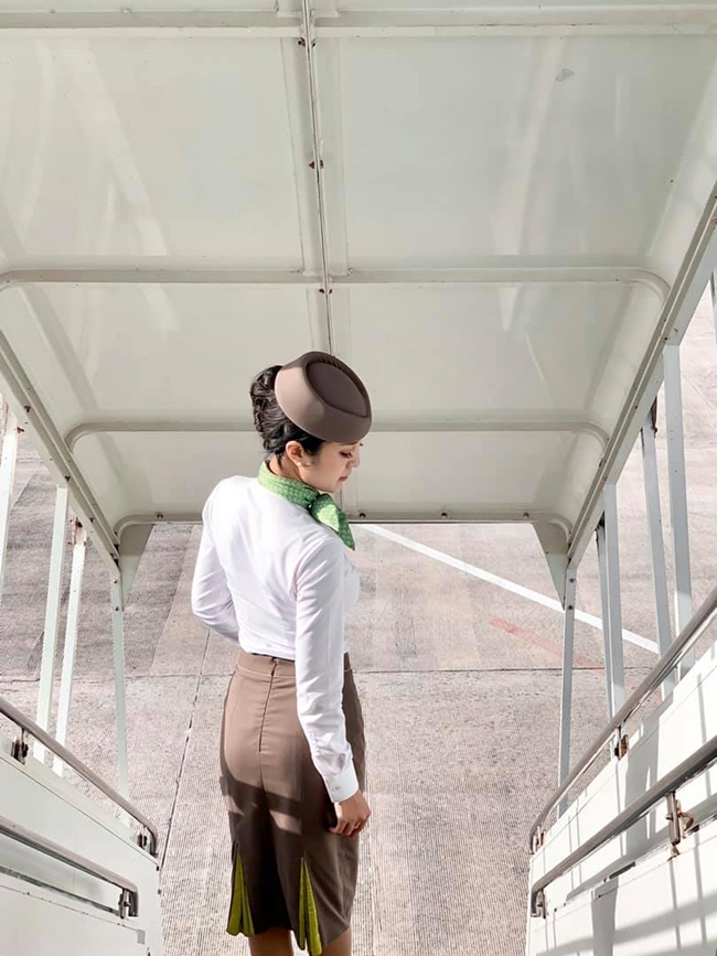Tiếp viên hàng không Nguyễn Thanh Thủy là gương mặt được nhiều người biết đến nhờ ngoại hình khả ái.

