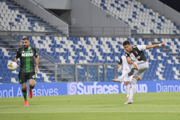 Trực tiếp bóng đá Sassuolo - Juventus: &#34;Bà đầm già&#34;&#39; suýt thủng lưới (Hết giờ) - 2