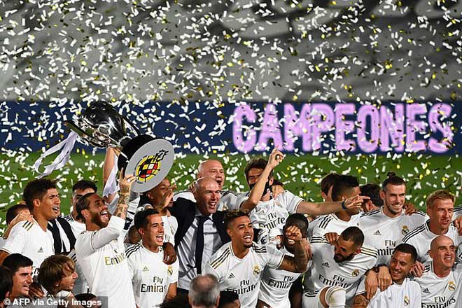 Real Madrid thắng Villarreal 2-1 để chính thức vô địch La Liga mùa này sớm 1 vòng đấu