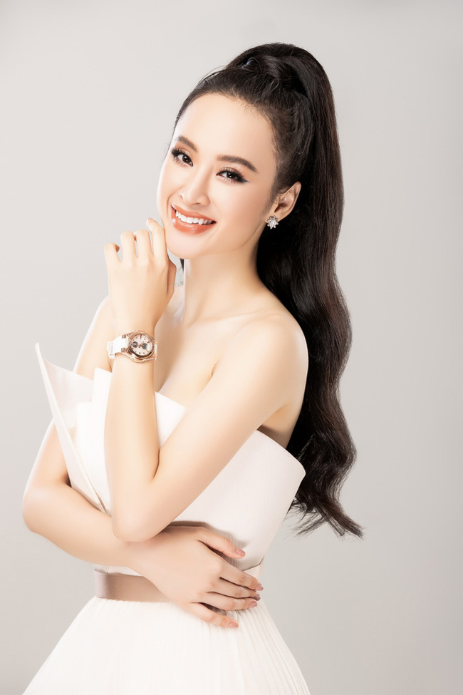 Thời gian gần đây Angela Phương Trinh hiếm khi tham gia sự kiện showbiz. Cô chuyển sang ăn chay trường.
