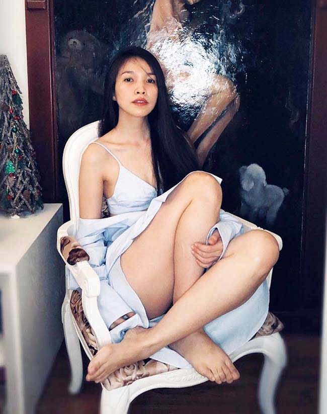 Hiền Thục cũng là 1 trong những mỹ nhân trẻ lâu của showbiz Việt, dù năm nay đã xấp xỉ 40 tuổi nhưng cô vẫn giữ được nhan sắc trẻ trung như thời mới bước chân vào showbiz,
