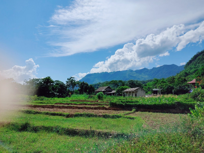 &nbsp;&nbsp;Bản Lác như một món quà của núi rừng, mang đến những trải nghiệm thú vị về cuộc sống hoàn toàn khác thủ đô nhộn nhịp. (Ảnh:Thanh Hằng)