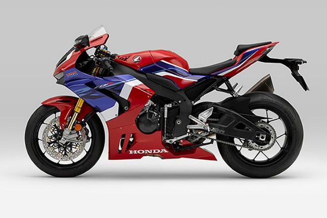 5. 2020 Honda Fireblade SP có công suất tối đa 215 mã lực, trọng lượng khô 180 kg, đạt tỉ lệ mã lực/trọng lượng là 1,194 mã lực/kg.