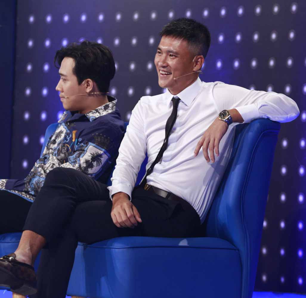 Công Vinh ghi điểm nhờ sự lầy lội, hài hước khi tham gia gameshow.