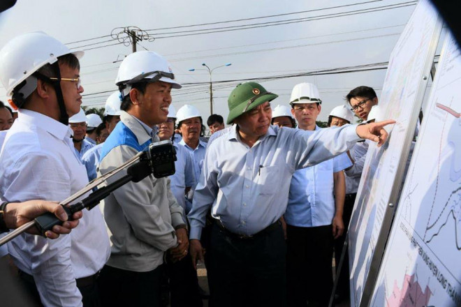 Thủ tướng Nguyễn Xuân Phúc thị sát, kiểm tra dự án sân bay Long Thành sáng 21-7