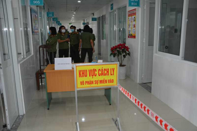 Bệnh viện 199 tại Đà Nẵng đang cách ly năm người Trung Quốc. Ảnh: TA