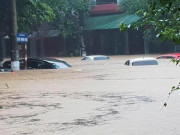 Tin tức trong ngày - TP Hà Giang ngập như sông sau 1 đêm, ô tô nổi bồng bềnh trong nước