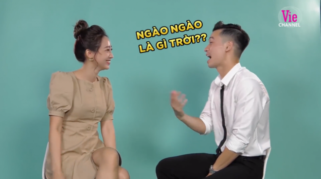 Cả hai cùng thử thách chơi nối chữ, ai thua phải nhận hình phạt.