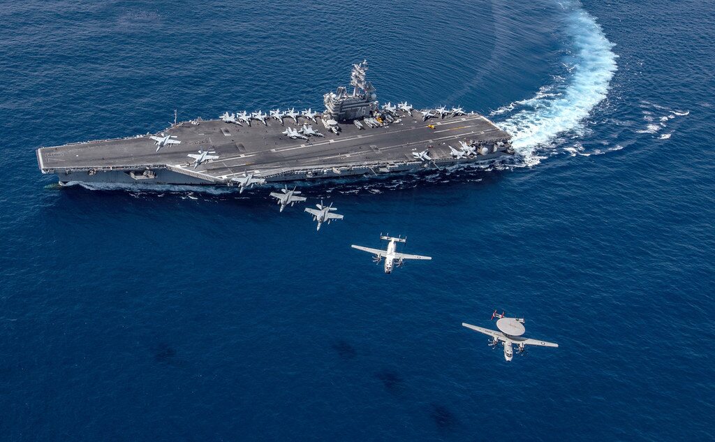 Tàu sân bay USS Ronald Reagan của Hải quân Mỹ.