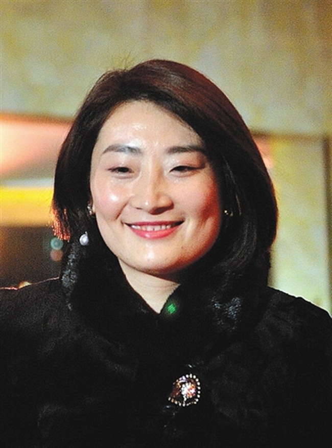 Năm 2015, cô được xếp hạng thứ 3 trong số những người giàu nhất châu Á sinh năm 1981 đến 1997. 
