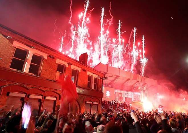 Liverpool mở tiệc vô địch Ngoại hạng Anh: Khó quên giây phút 30 năm đợi chờ - 14