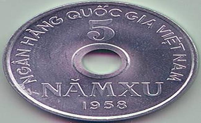 Năm 1958, Ngân hàng Quốc gia Việt Nam (tại miền Bắc) phát hành 3 đồng xu bằng chất liệu nhôm, mệnh giá 1 xu, 2 xu và 5 xu.
