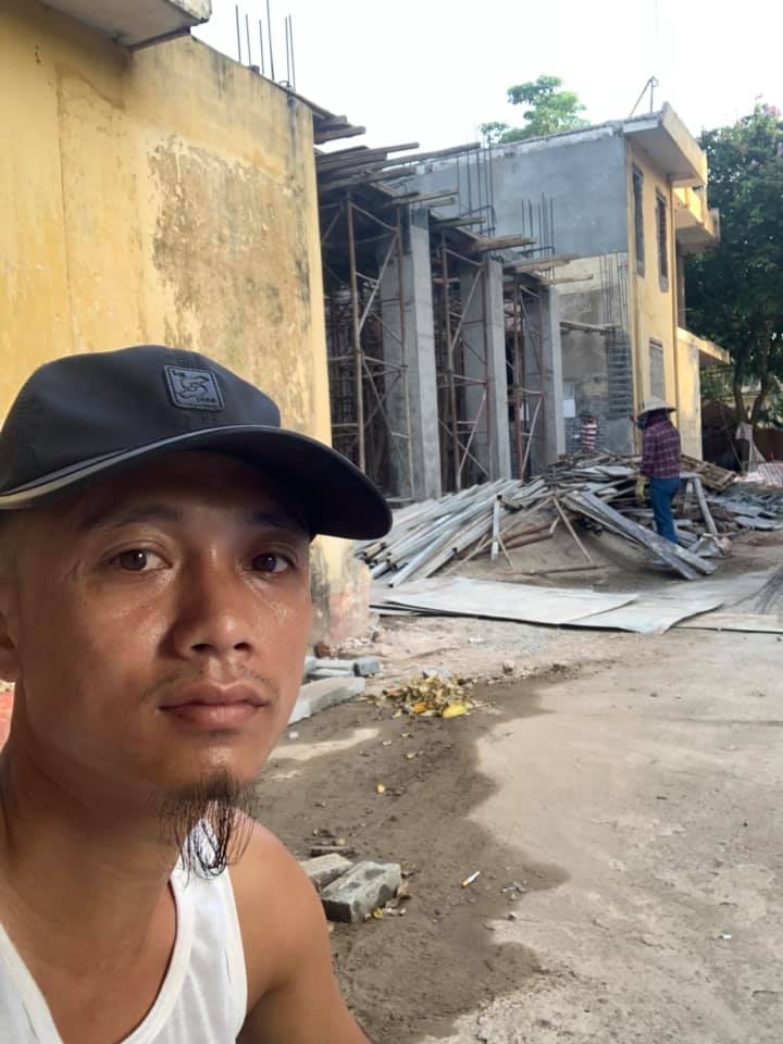 Bị đồn có "lắm tiền", YouTuber&nbsp;Lê Mạnh Cường lại tiết lộ đang làm thợ xây.