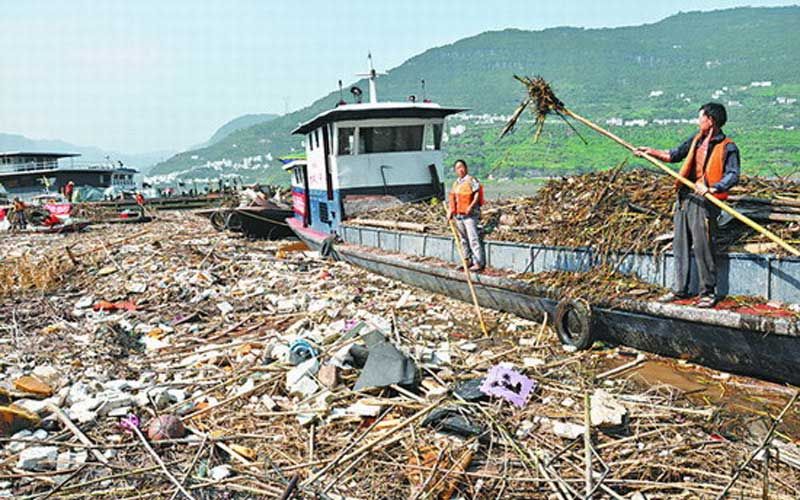 Rác thải trên sông Dương Tử (ảnh: SCMP)