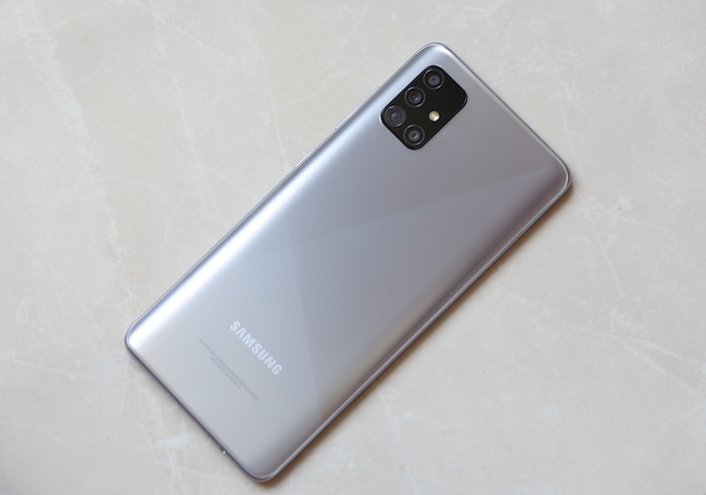 Camera macro của Galaxy A51&nbsp;chụp cận cảnh có thể lấy nét chủ thể ở phạm vi cực gần (3 - 5cm). Camera chính đạt độ phân giải 48MP, còn camera góc siêu rộng 123 độ sẽ tạo ra bức ảnh bao quát hơn.
