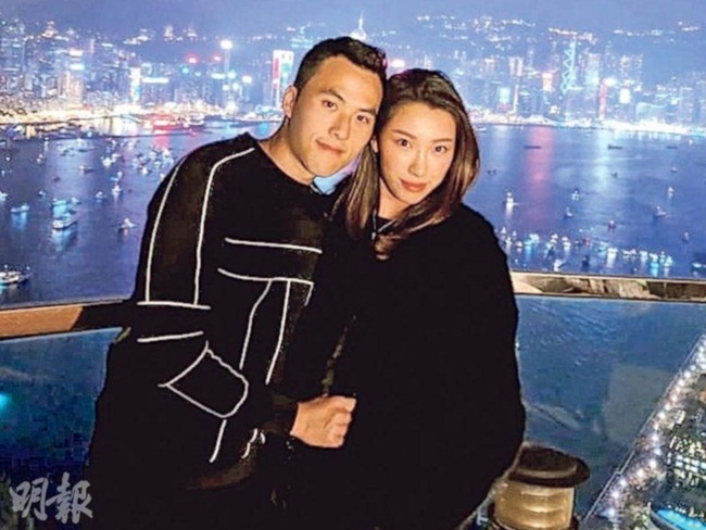 Orlando Ho kết hôn với vợ là Gigi và có 2 con gái. Sau khi cưới xong, 2 vợ chồng sống trong ngôi nhà 9 triệu USD.
