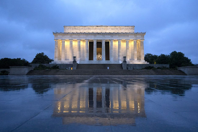 Washington DC, Mỹ: Đài tưởng niệm Lincoln&nbsp;không một bóng du khách.
