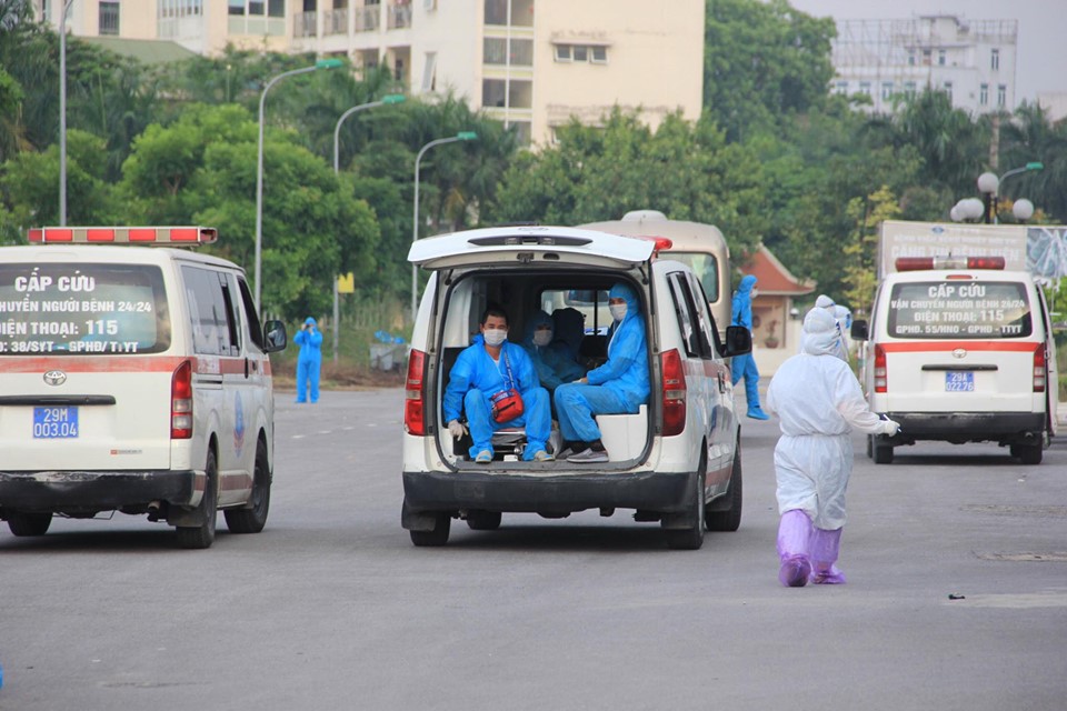 Chuyến bay đặc biệt: Hành trình kéo dài hơn 30 giờ cùng bệnh nhân nhiễm COVID-19 - 3